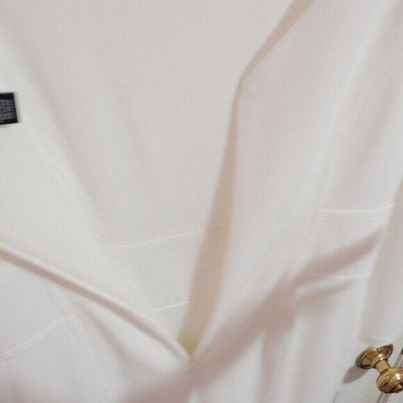 New Halston Dress - Picture 14 of 14